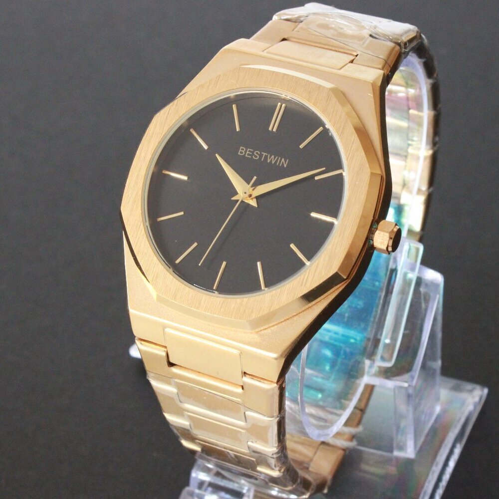 Men's Sports Watch Integrated Bracelet Gold Tone Quartz 41.5mm - Picture 4 of 13